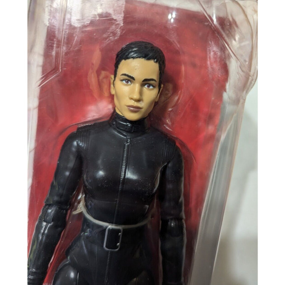 DC Comics The Batman Movie Selina Kyle (Zoe Kravitz) Collectible Action Figure - Picture 5 of 8